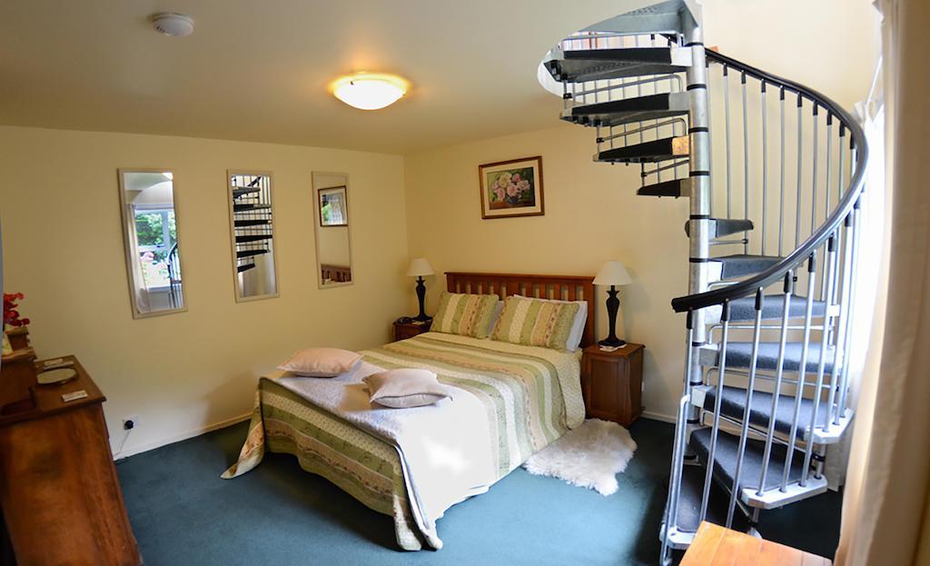 Arts Content Harbour View Apartment Macandrew Bay Room photo