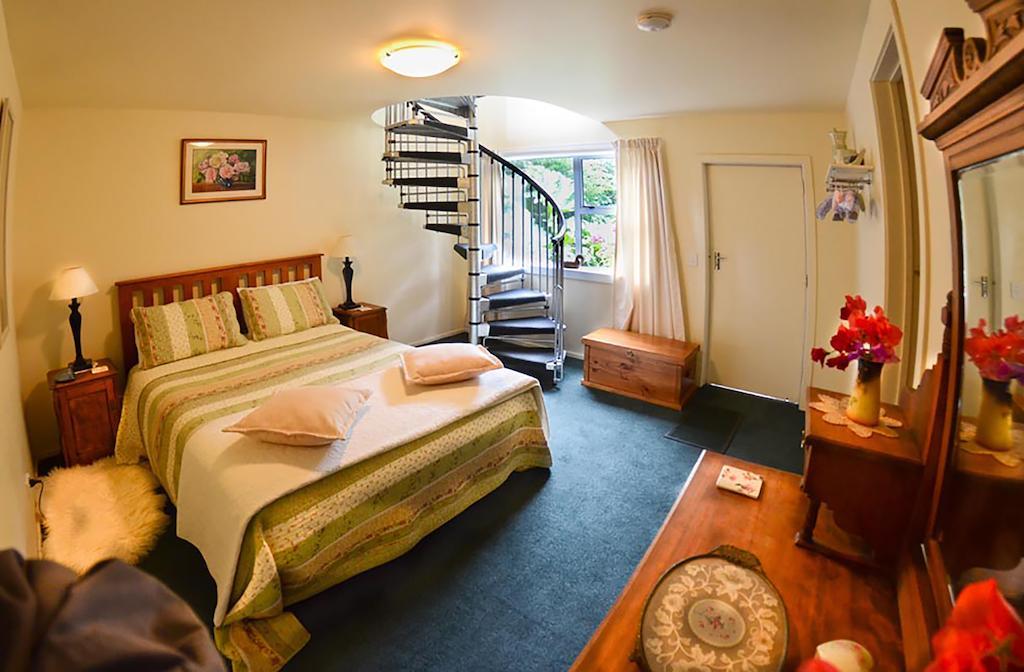 Arts Content Harbour View Apartment Macandrew Bay Room photo
